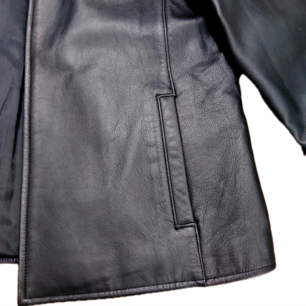 Eddie Bauer Women's Leather Jacket Size L. - Picture 8 of 11